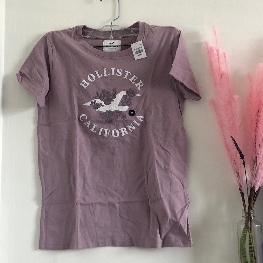 HOLLISTER Lilac Colored Logo Tee